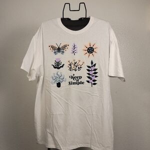 Keep It Simple White Flower And Butterfly  Graphic T-Shirt Size XL